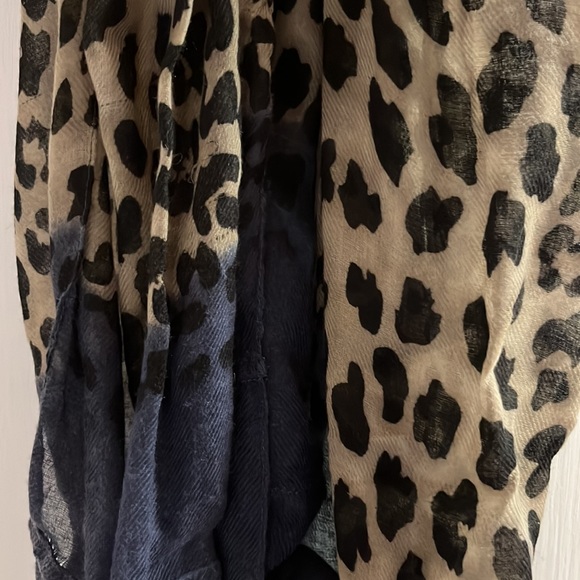 Scarf - Picture 2 of 3